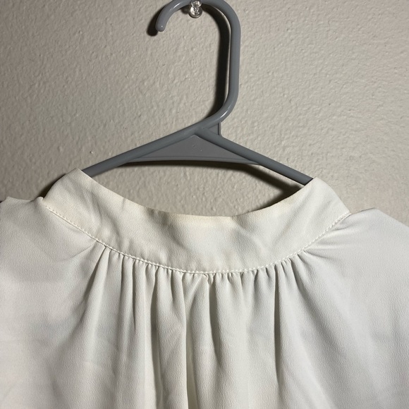 Forever 21 white top with ribbon to bow on the back - Picture 3 of 4